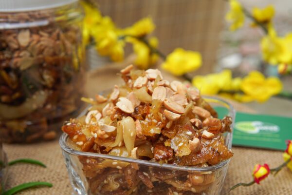 Mứt chuối xào dừa non Bến Tre
