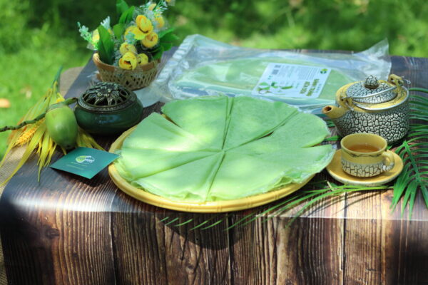Bánh tráng sữa lá dứa